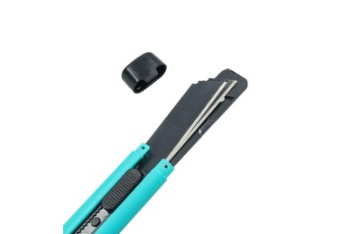 CUTTER FSK 18 MM. PLASTICO 2 CUCHILLAS