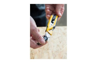 CUTTER STANLEY AUTOLOCK BIMATERIAL 18MM.